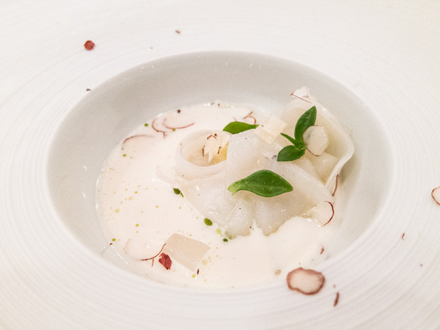 David Toutain - Seiche, dashi yuba, gnocchi d'eau de parmesan