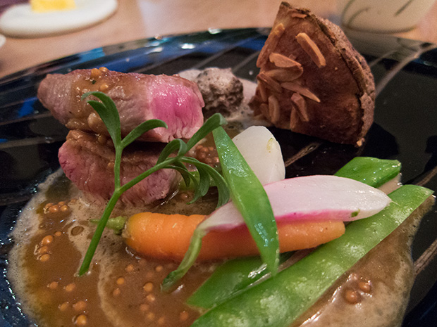 La Mare aux Oiseaux - Agneau de lait, et champignons aux amandes