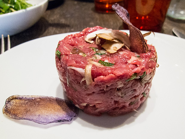 Café des Abattoirs - Tartare de bœuf charolais coupé au couteau, champignons de Paris