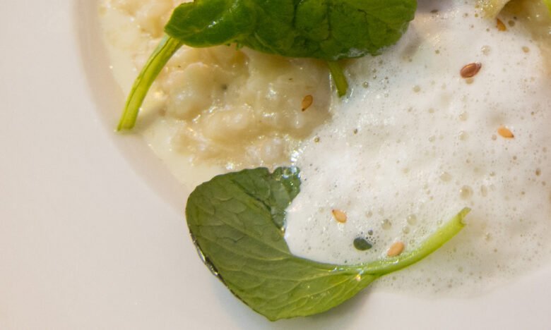 L'Epicerie - Risotto crémeux, petits légumes et lard fumé, et émulsion au sel vicking