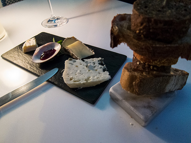 La Coquerie - Pélardon des Cévennes, Saint Nectaire, Roquefort, Gelée de groseilles.